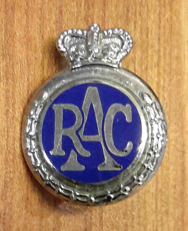 British Royal Automobile Club Collar Badge RAC EIIR