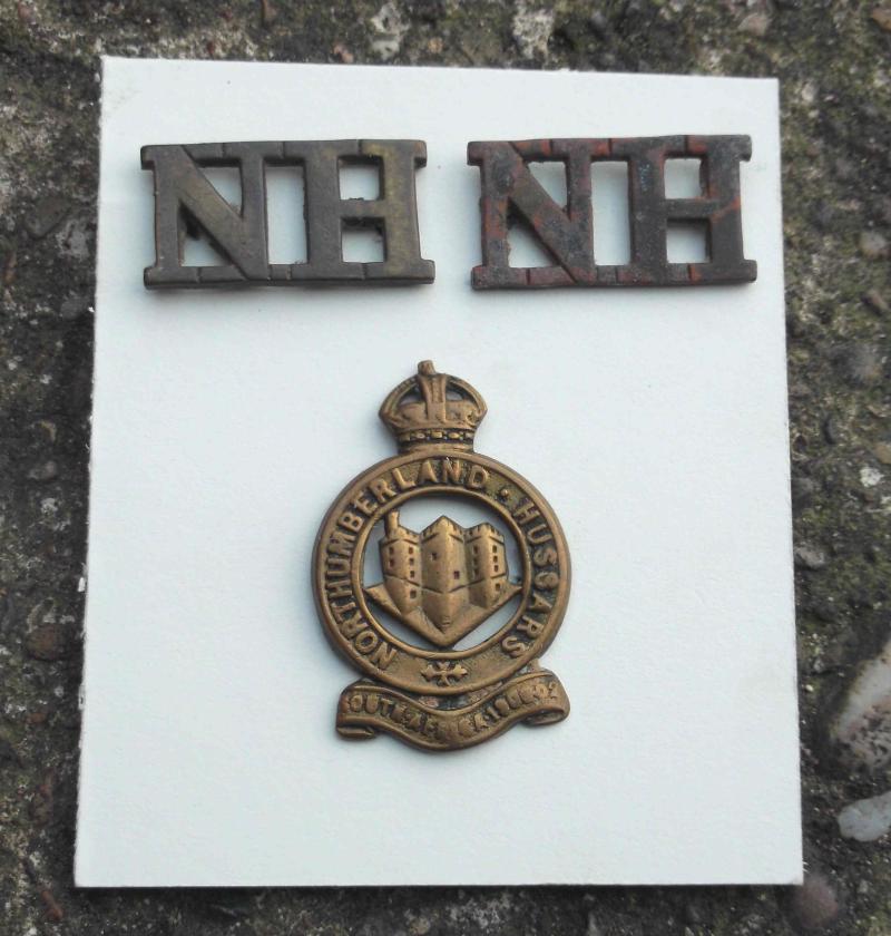 British Army Northumberland Hussars Cap Badge KC and Shoulder Titles