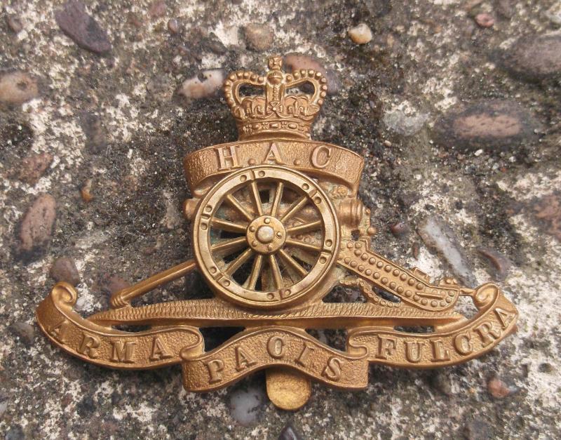 British Army HAC Honourable Artillery Company Cap Badge EIIR