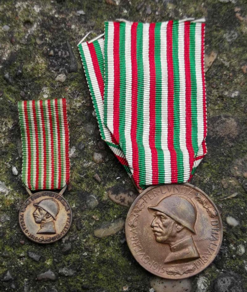 Great War Italy WW1 1915 - 18 Italian Army War Medal and Miniature