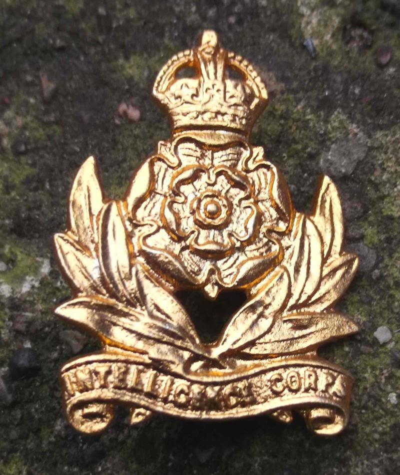 British Army Intelligence Corps Kings Crown Bazaar Type Cap Badge