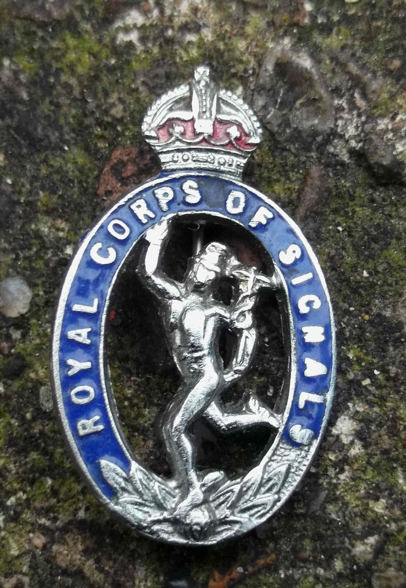 WW2 British Army Royal Corps of Signals Lapel Badge