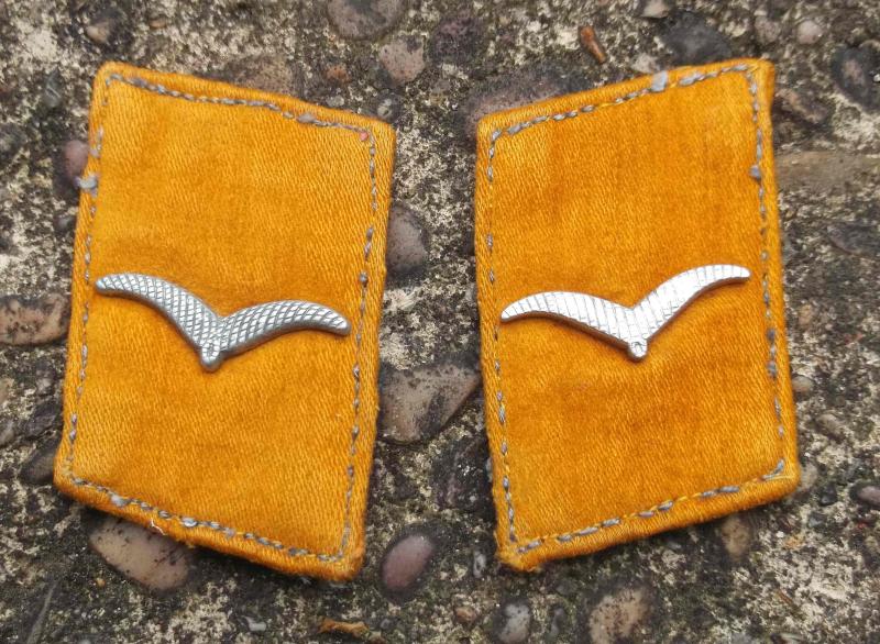 German WW2 Airforce Collar Badges Flight Personnel  Pair