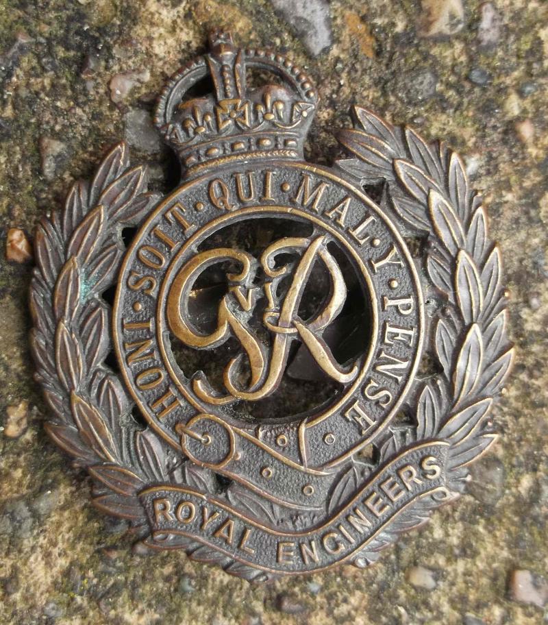 British Army WW2 Royal Engineers Officers Cap Badge