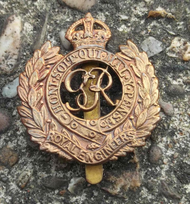 British Army WW2 Royal Engineers Cap Badge GVIR