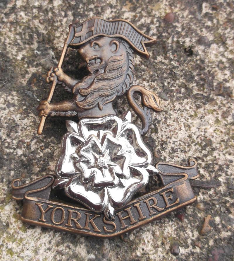 British Army Yorkshire Regiment Metal Cap Badge