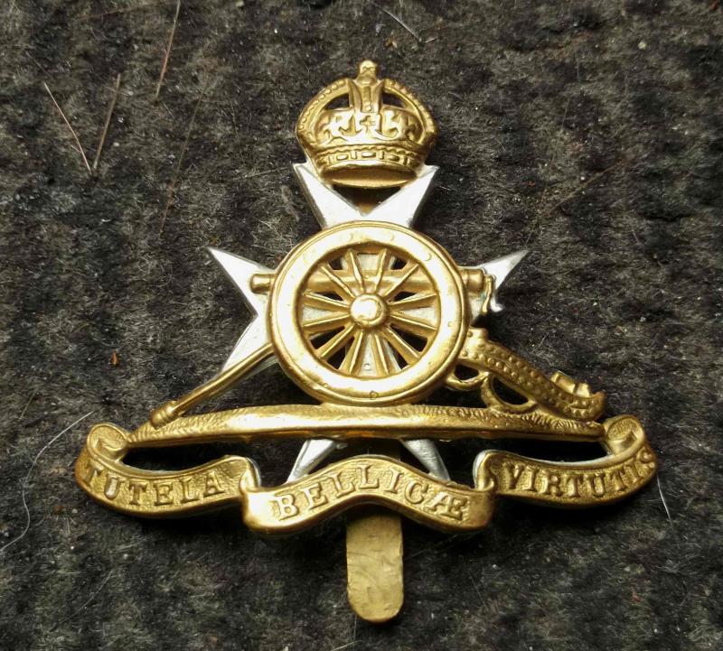 British Army Royal Malta Artillery Kings Crown Cap Badge