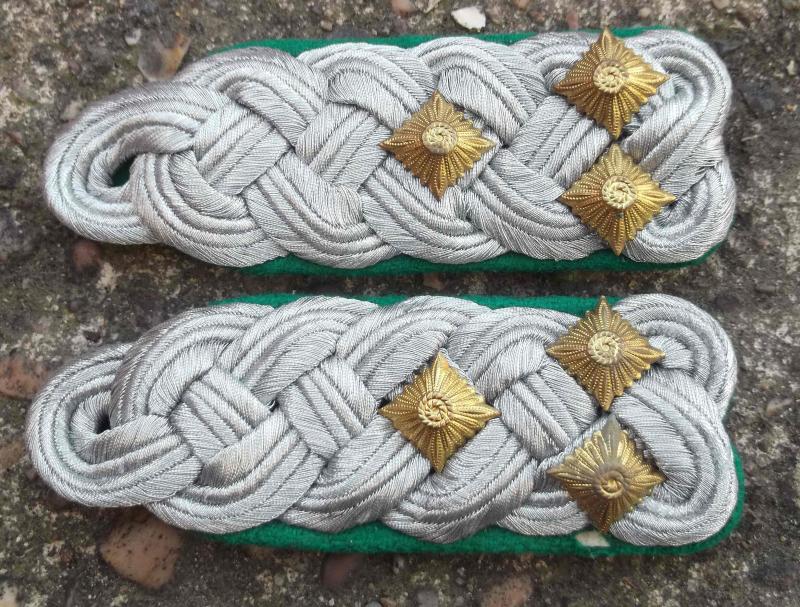 DDR East German Army Colonel Oberst Shoulder Ranks