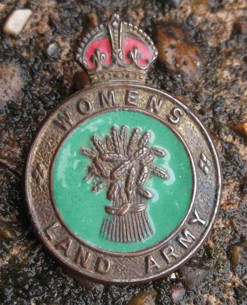 British WW2 Womens Land Army Cap Badge WLA GVR