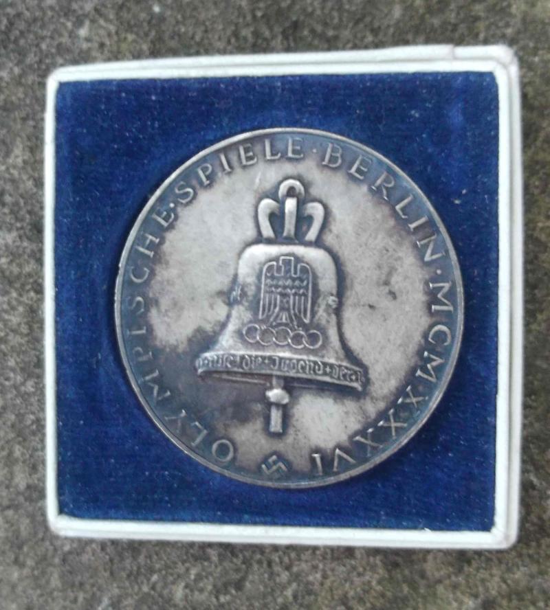 German Third Reich Berlin Olympics Silver Medallion in Lidded Box 1936