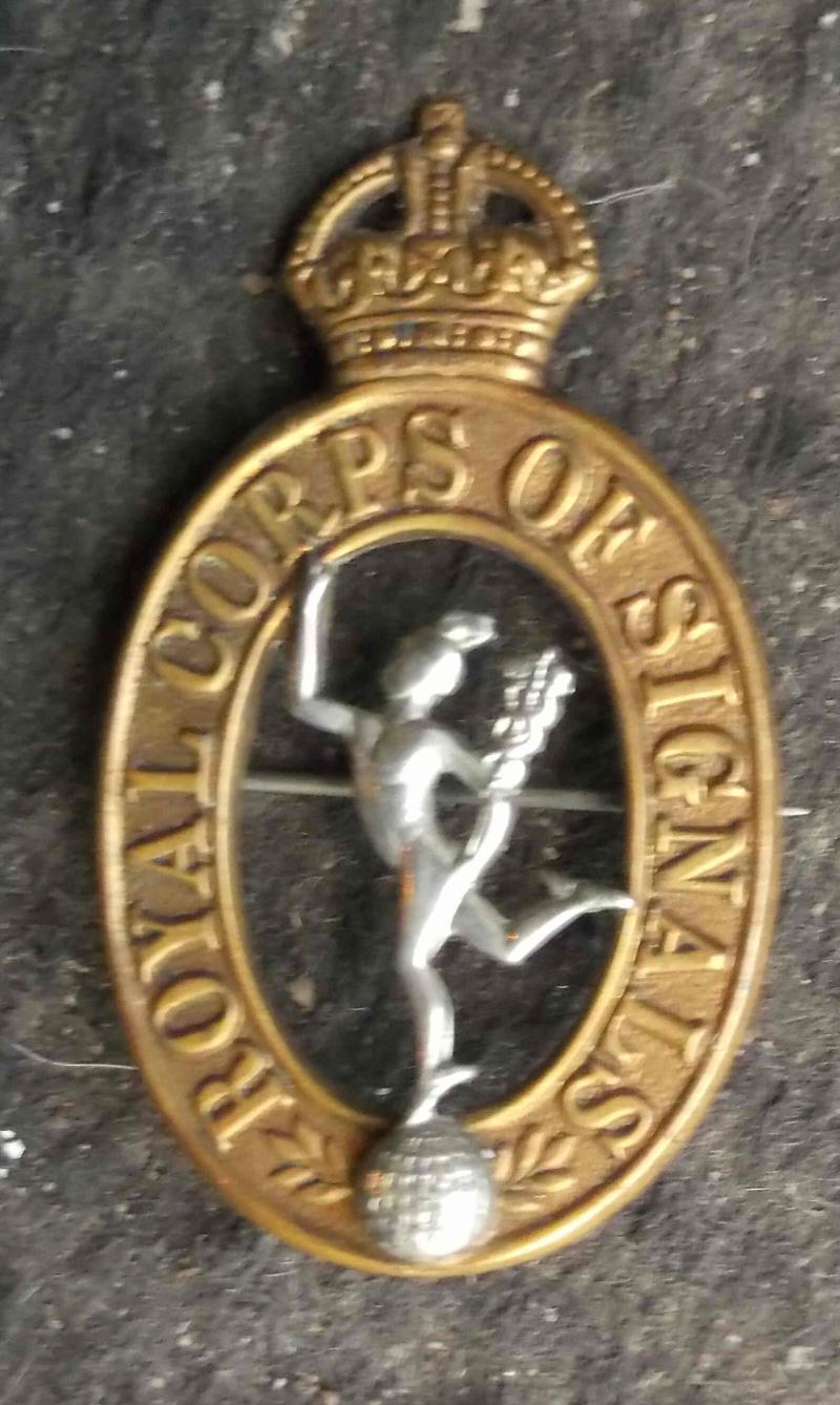 British Army WW2 Cap Badge Royal Engineers Brooch Fitting