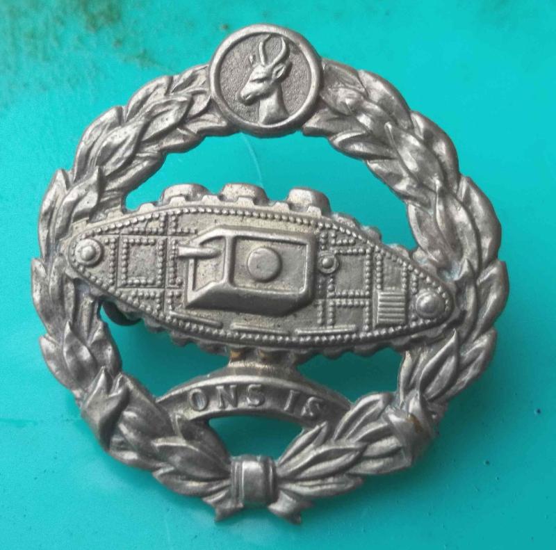South African Army  Tank Corps {SATC} WW2 Cap Badge