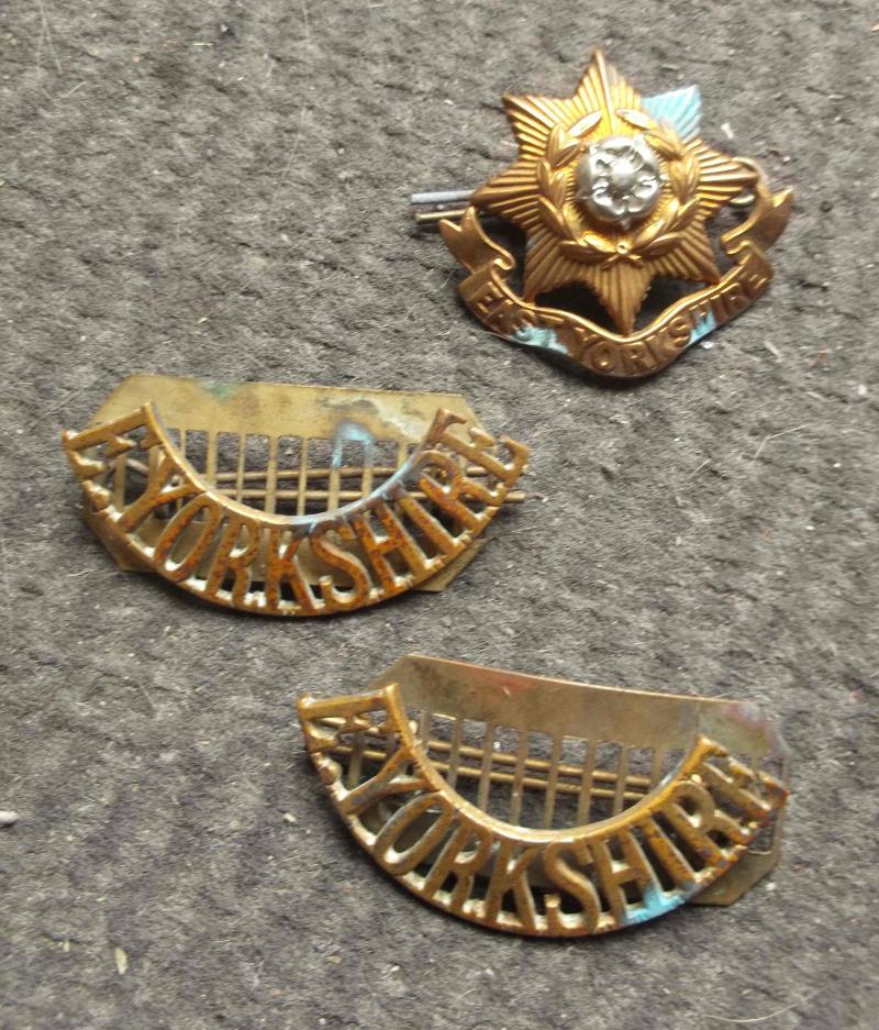 British Army Cap Badge and Collar Badges East Yorkshire Regiment