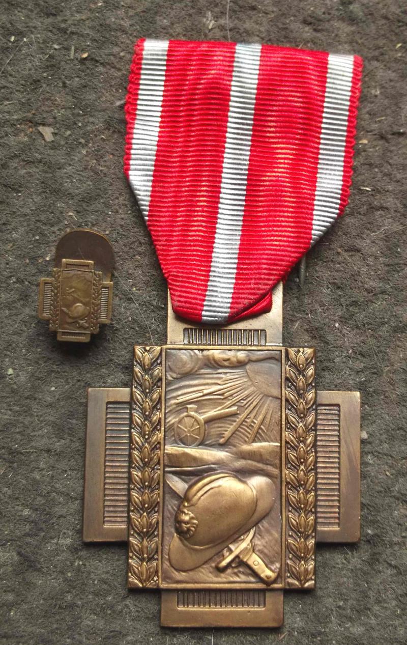 Belgian WW1 Croix de Feu Cross of Fire 1914 1918 Belgium with Lapel Badge