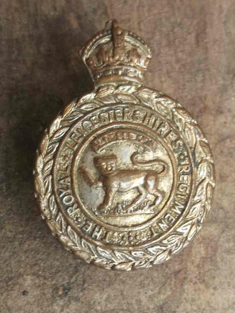 British Army Royal Leicestershire Regiment Lapel Badge