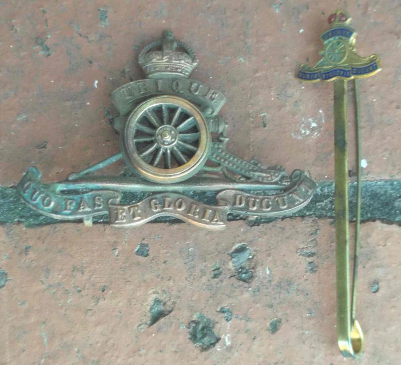 British Army Kings Crown RA Cap Badge and Tie Pin Royal Artillery