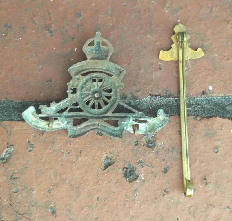 British Army Kings Crown RA Cap Badge and Tie Pin Royal Artillery